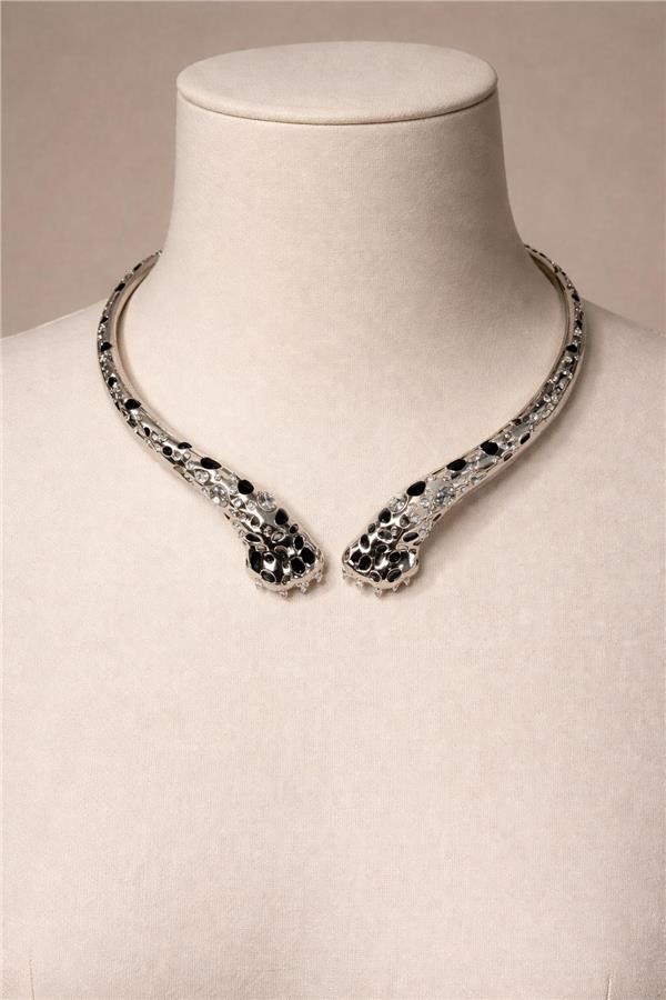 Luna Leopar Figürlü Siyah Taş Gümüş Renk Çelik kasnak Kolye